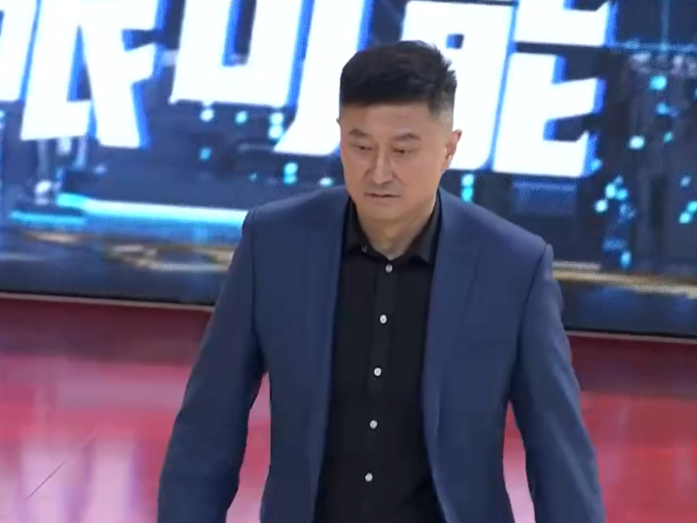 2026世界杯-不可思议！广东队3分球20中1，半场输上海26分 杜锋暴跳如雷