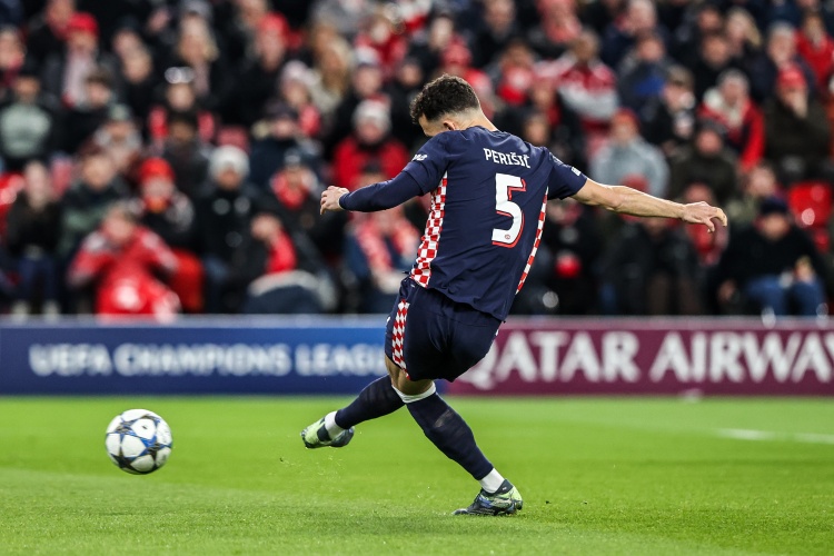 世界杯账号安全-罗马诺：即便从欧冠出局，埃因霍温也不想放佩里西奇加盟国米