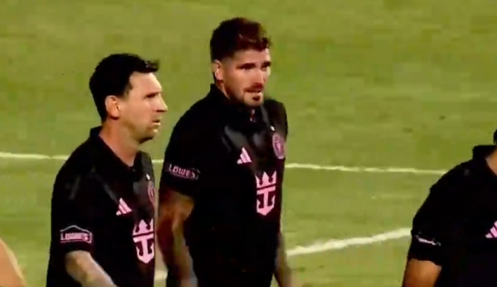 2026世界杯-梅西点球破门！险1分钟两球，破门之后不庆祝，苏亚雷斯造点